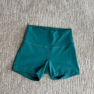 Lululemon shorts 4”